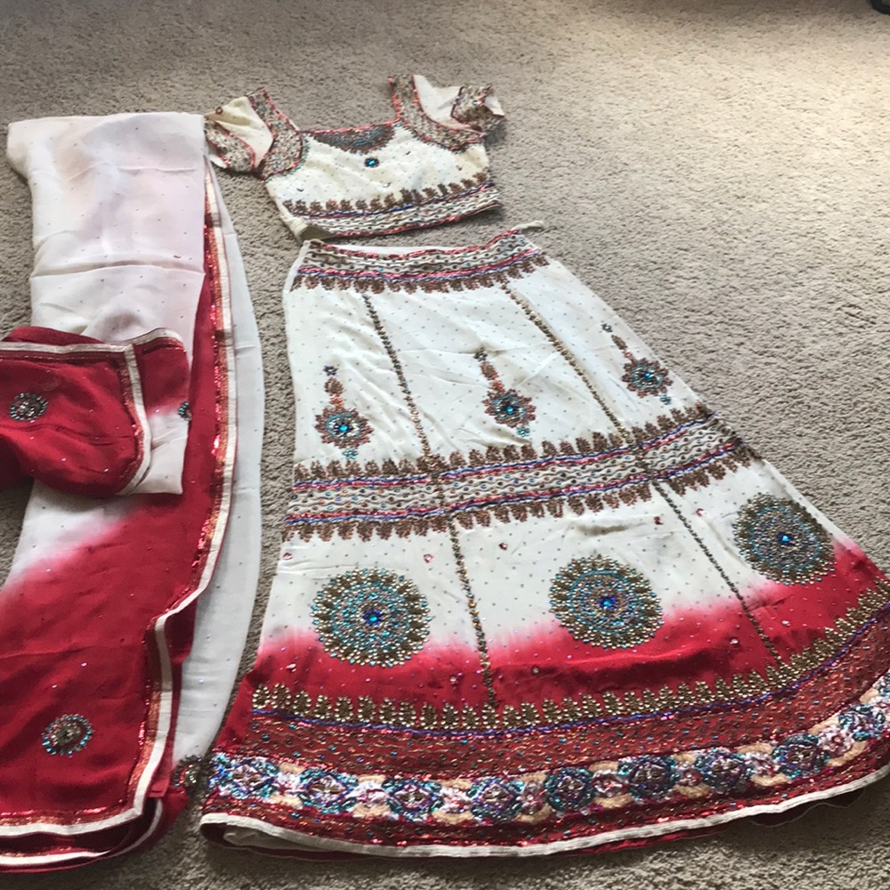 Gently used 2 or 3 time wore pure dishan lahanga